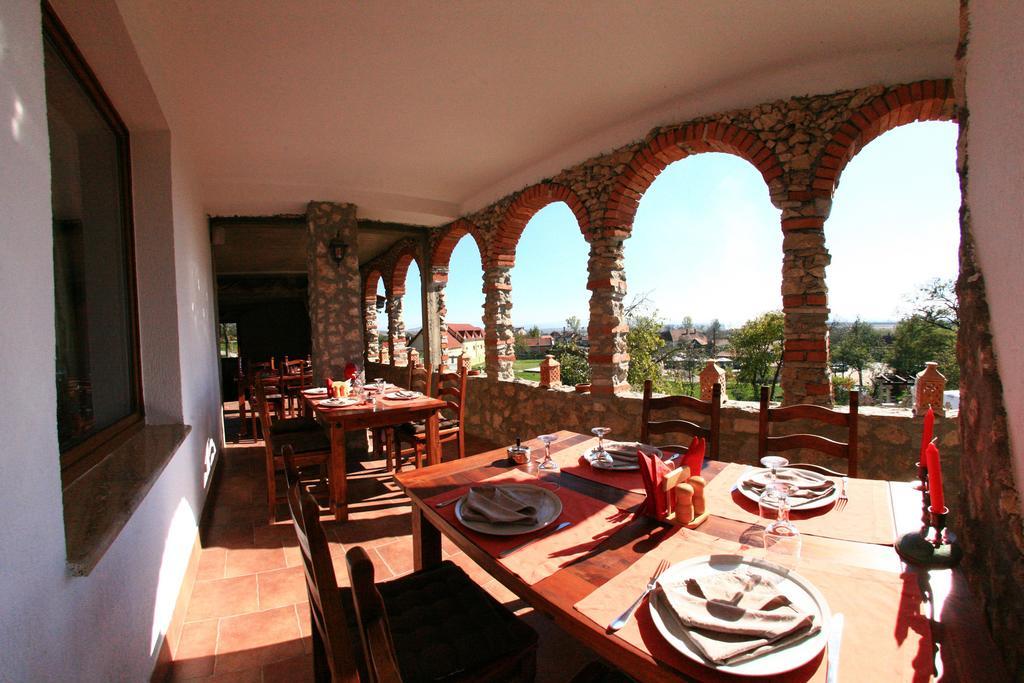 Castelul Lupilor Chimindia Bagian luar foto