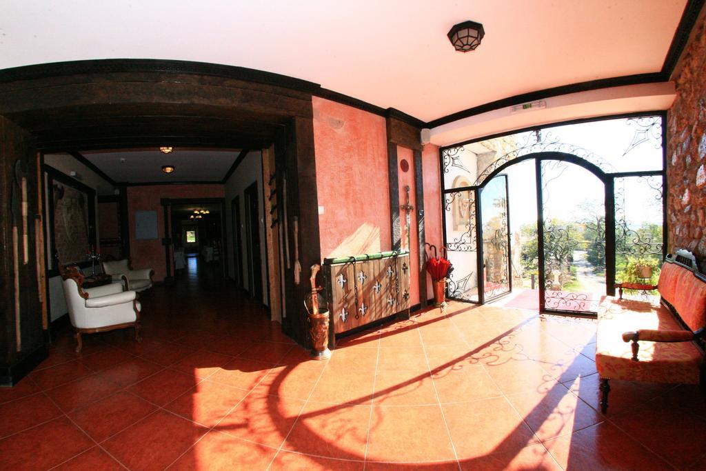 Castelul Lupilor Chimindia Bagian luar foto