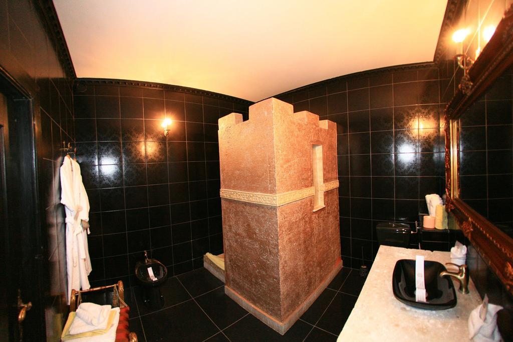 Castelul Lupilor Chimindia Ruang foto