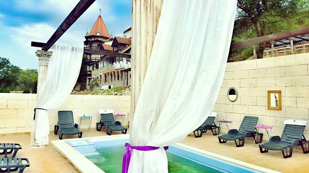 Castelul Lupilor Chimindia Bagian luar foto